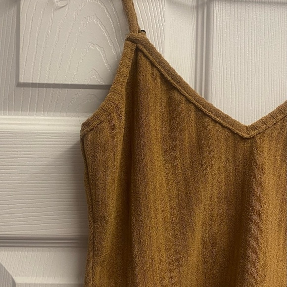 NWT Kittenish Cropped Tank Top W/ Adjustable Straps Size Medium - Picture 3 of 6